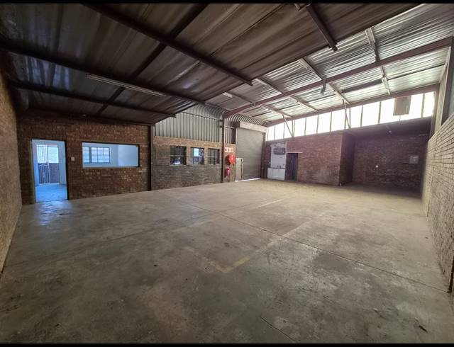 172M² WAREHOUSE TO LET IN WADEVILLE